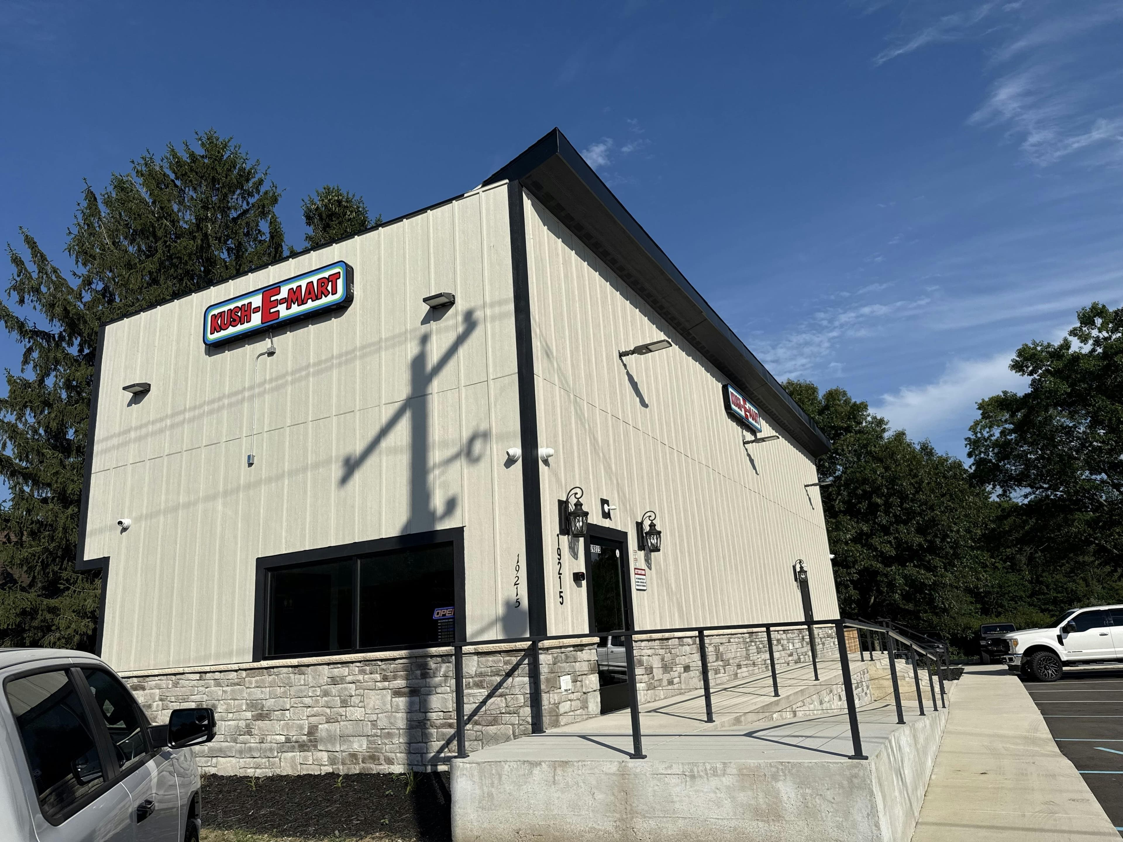 Exterior View of Kush-E-Mart Dispensary New Buffalo Exterior View of Kush-E-Mart Dispensary New Buffalo